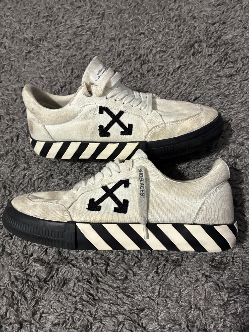 Off white low vulcanized